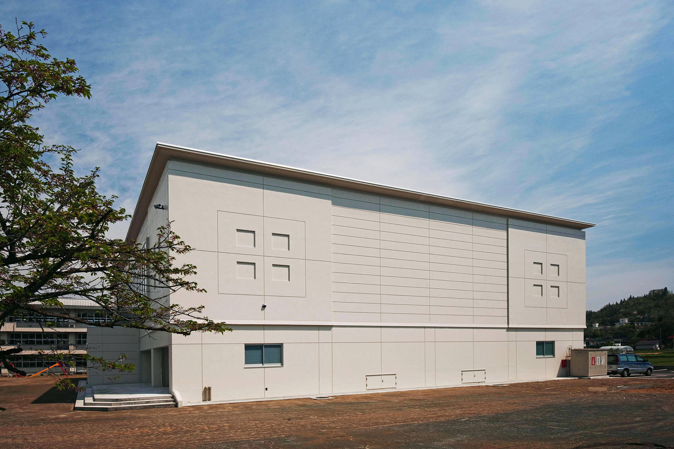 朝日町立宮宿小学校 屋内運動場：南面